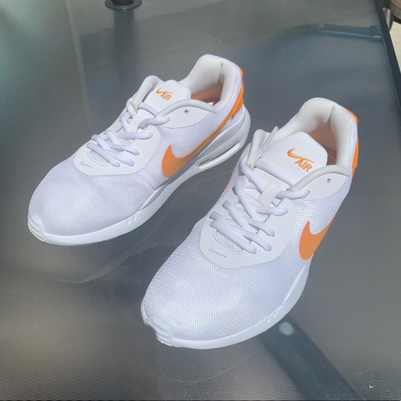 Nike Women’s Air Max Oketo White and Orange - Picture 2 of 9